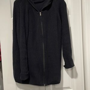 Zip up black sweater w hood